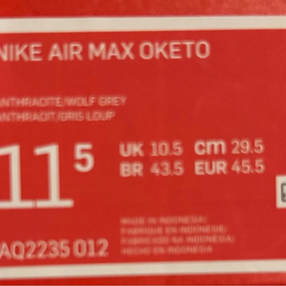 Nike Air Max Oketo in Anthracite and Wolf Grey. Basketball Shoe - Picture 2 of 7